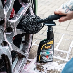 Supreme Wheel Brush – Medium Szczotka do mycia felg